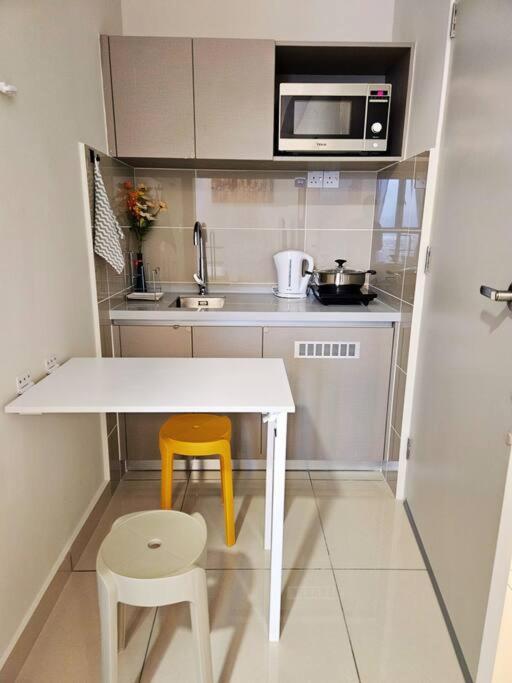 Stunning Pool & The Studio- 1 Mrt Stop To Trx Apartemen *