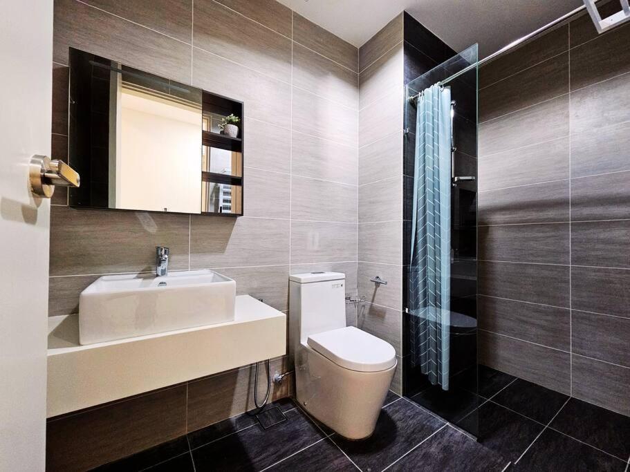Pangsapuri Stunning Pool & The Studio- 1 Mrt Stop To Trx *