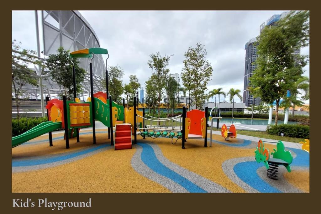 Pangsapuri Stunning Pool & The Studio- 1 Mrt Stop To Trx