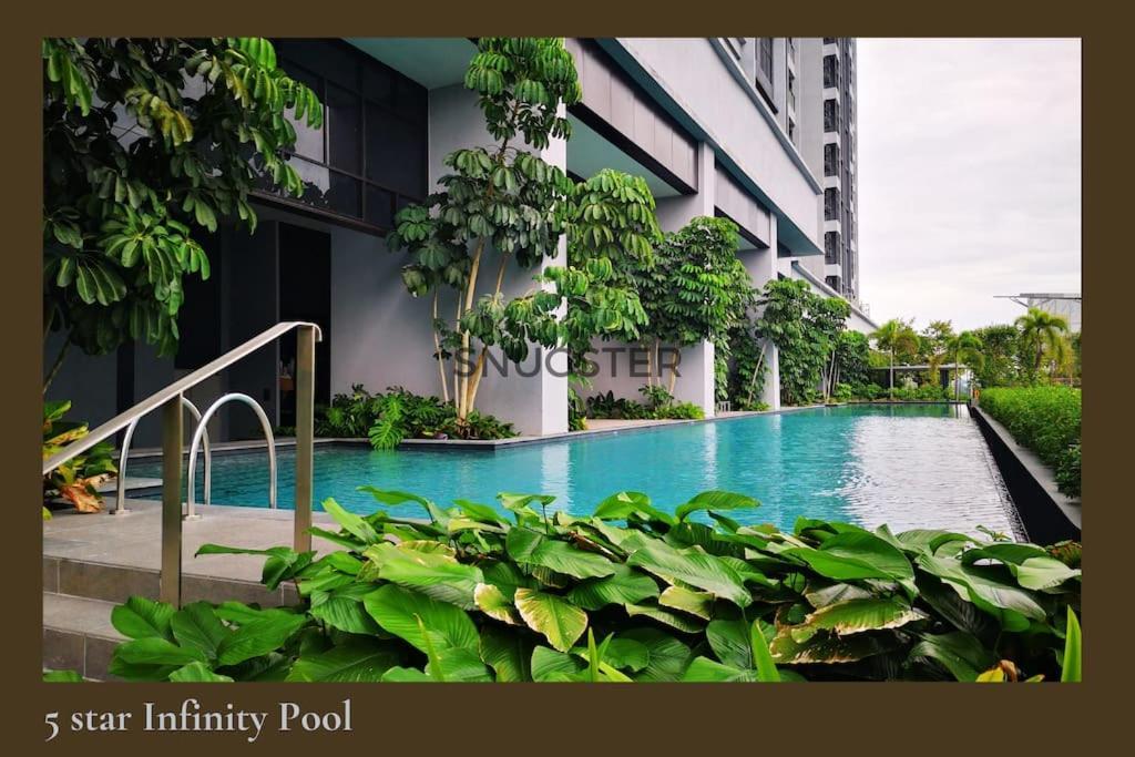 Pangsapuri Stunning Pool & The Studio- 1 Mrt Stop To Trx Kuala Lumpur